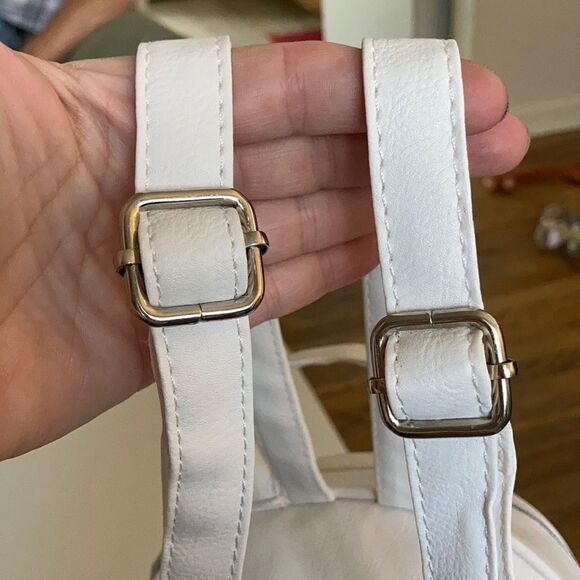 HostPic🥰OMG Unicorn Backpack - Picture 12 of 13